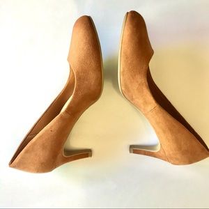 Deflex Comfort Butterscotch/Camel/Brown Faux Suede Pumps size 6.5W